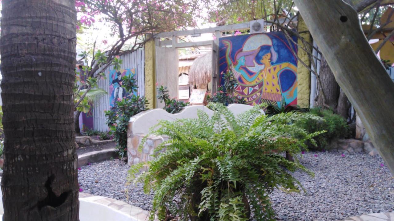 Kokrobite Gardens Restaurant And Guest House Dış mekan fotoğraf