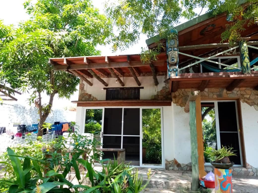Kokrobite Gardens Restaurant And Guest House Dış mekan fotoğraf