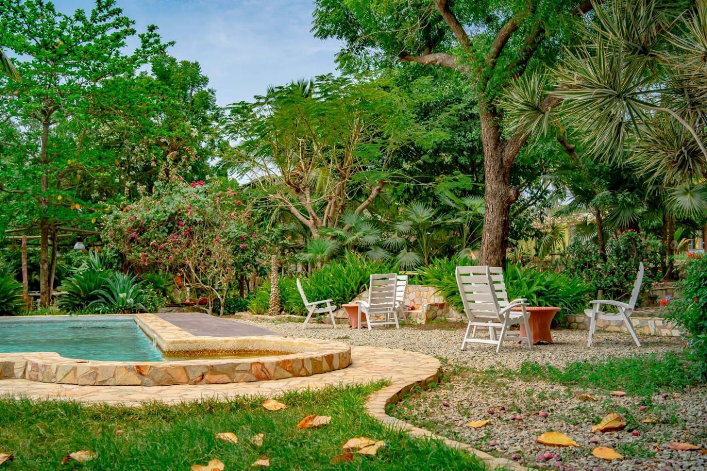 Kokrobite Gardens Restaurant And Guest House Dış mekan fotoğraf